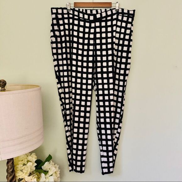 Lane Bryant Smooth Block Print Pant NWT Size 22/24 - Picture 3 of 5